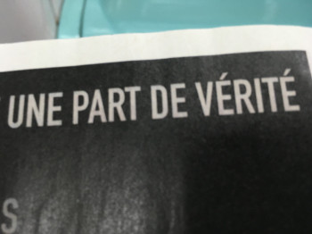 Œuvre contemporaine nommée « have you got it yet? », Réalisée par DAVID SROCZYNSKI