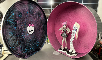 Œuvre contemporaine nommée « Monster High by Armani », Réalisée par JOLBBI ONE