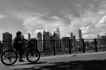 Œuvre contemporaine nommée « By bike on the platform », Réalisée par HERVE PEZZINI