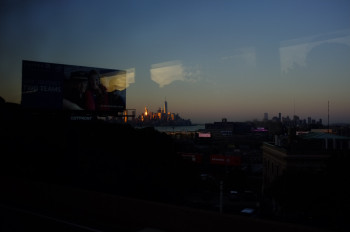 Œuvre contemporaine nommée « NYC view from the bus », Réalisée par HERVE PEZZINI