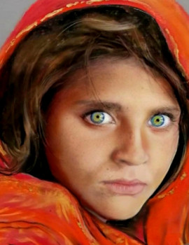 Œuvre contemporaine nommée « La petite Afghane », Réalisée par ALEGRIA-JOY ARTISTE PORTRAITISTE