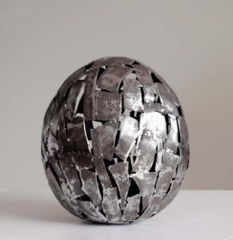 Œuvre contemporaine nommée « Steel egg », Réalisée par JéRôME POUMèS