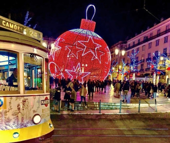 Œuvre contemporaine nommée « Evau "Navidad en Lisboa"2024 », Réalisée par EVAU